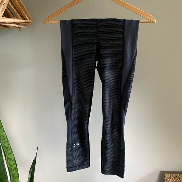 Under Amour Capris Leggings - Size XS - Picture 2 of 7